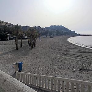 Frente Al Mar